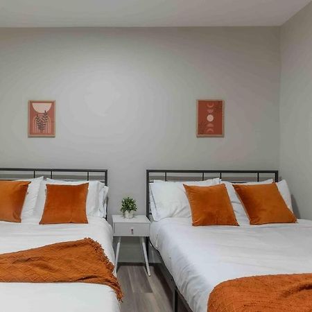 Appartement Pumpkin Premise By Airport, 5 Beds, Sleeps 8, Book 7 Days, Get 20 Percent Off à Newark Extérieur photo