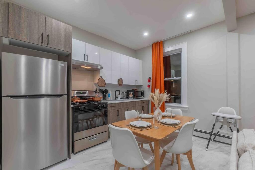 Appartement Pumpkin Premise By Airport, 5 Beds, Sleeps 8, Book 7 Days, Get 20 Percent Off à Newark Extérieur photo