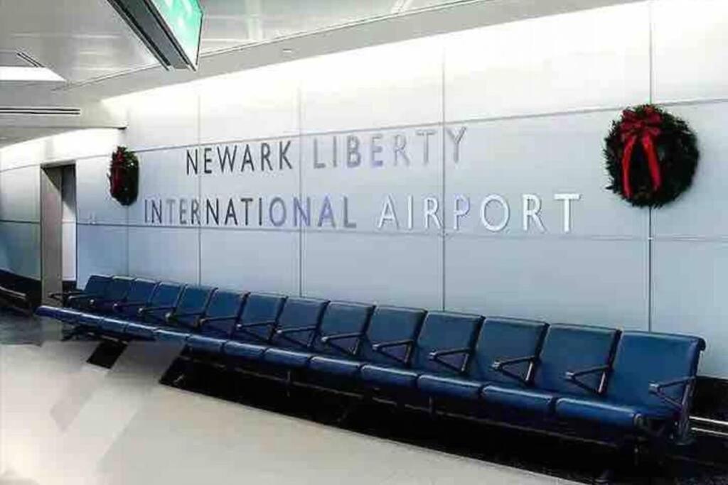 Appartement Pumpkin Premise By Airport, 5 Beds, Sleeps 8, Book 7 Days, Get 20 Percent Off à Newark Extérieur photo